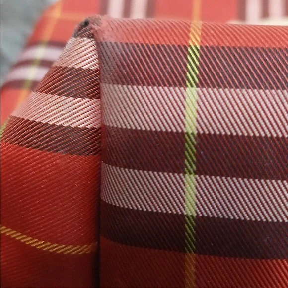 Burberry Women’s Vintage Nova Check Tote Patch Pocket Bag with Cream Accents - Picture 4 of 10